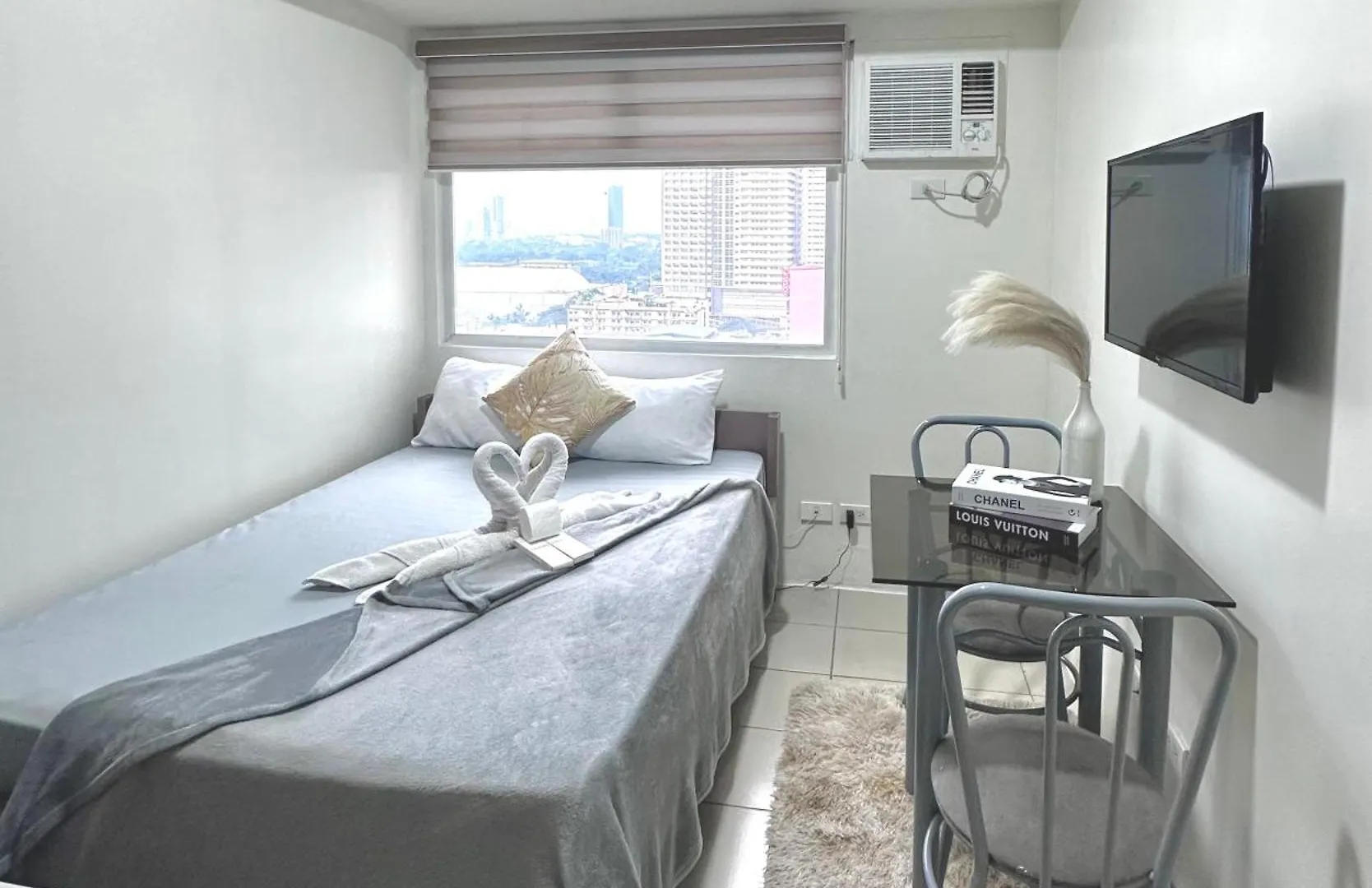 Aparthotel Jam Red Doorzzz Condotel Mandaluyong Manila Filippine